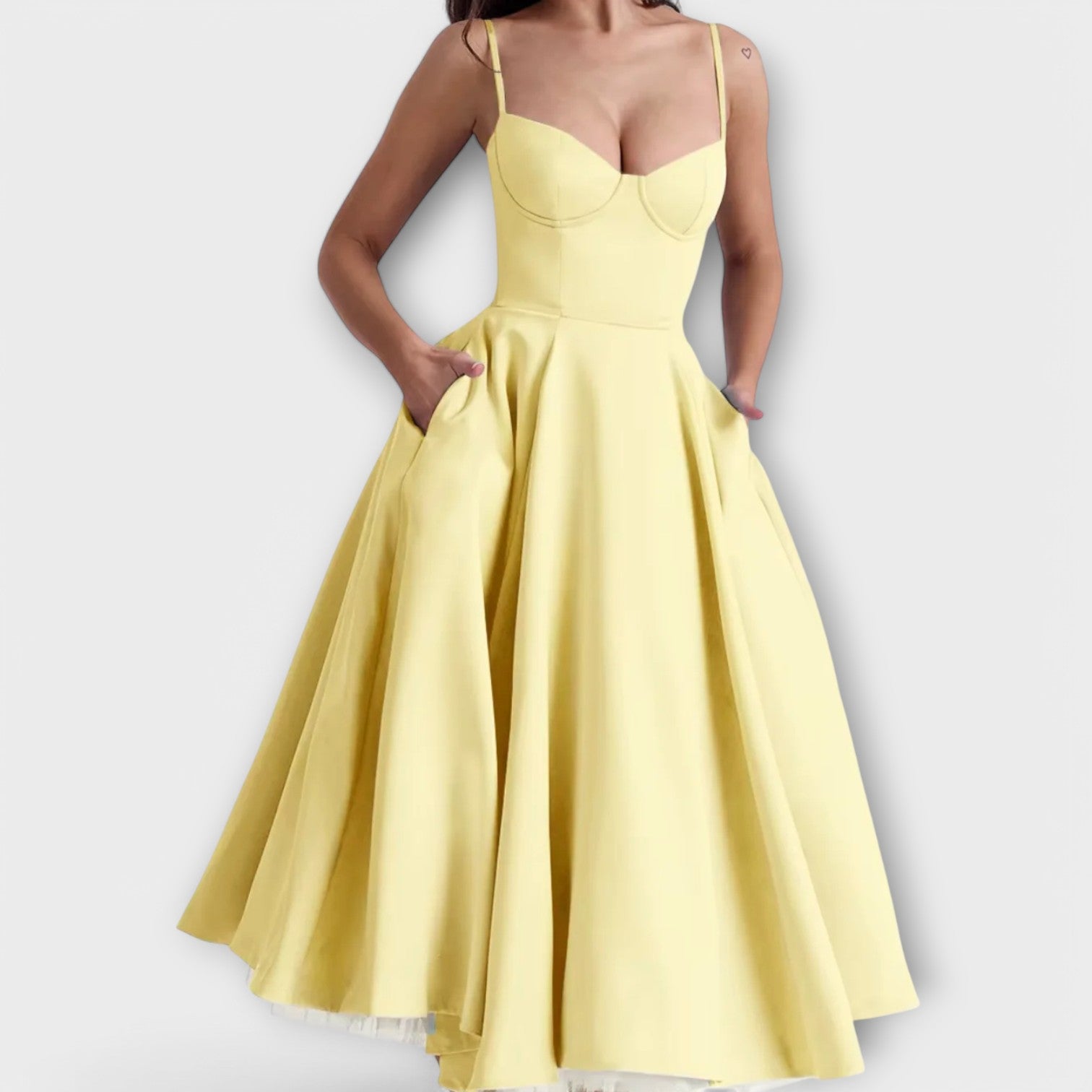 Mélie – Robe d'été légère avec détail corset