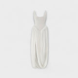 Robe maxi drapée avec jupe sculpturale et fente latérale