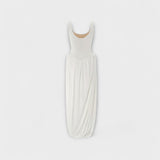 Robe maxi drapée avec jupe sculpturale et fente latérale