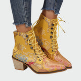 Bottines en cuir avec fleurs