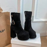 Amália - Bottes urbaines avec personnalité et confiance en soi