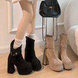 Amália - Bottes urbaines avec personnalité et confiance en soi