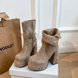Amália - Bottes urbaines avec personnalité et confiance en soi