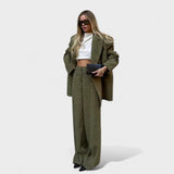 Ana - Tenue Urbaine Élégante