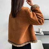 Rosália - Veste en fourrure avec boutons