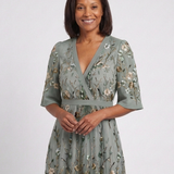 Melodi – Robe maxi fleurie à décolleté en V