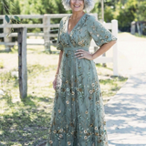 Melodi – Robe maxi fleurie à décolleté en V